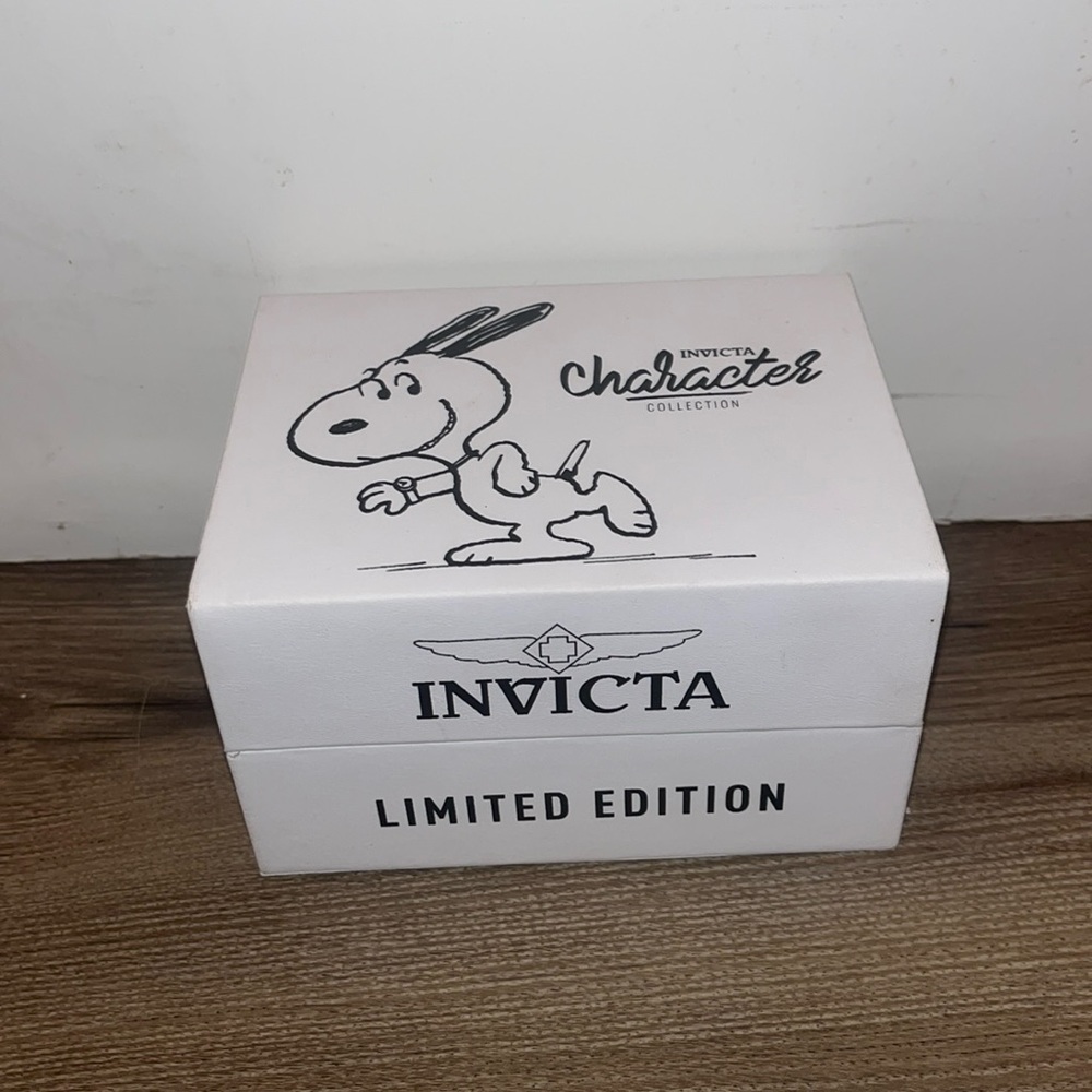 Limited edition Invicta character collection “Snoopy” watch